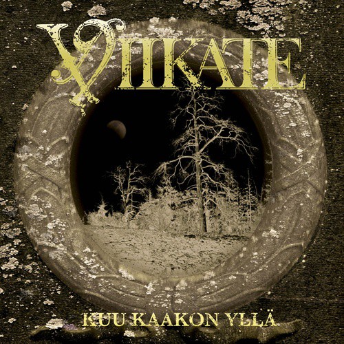 Kuu Kaakon Yllä