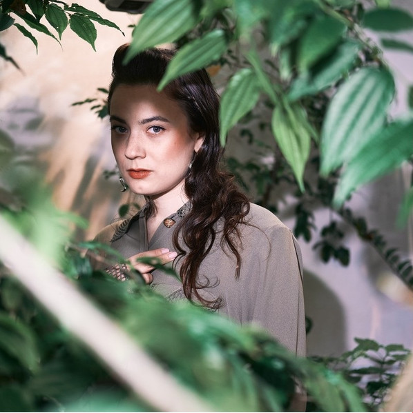 Saapuu sankarina kevät | LP